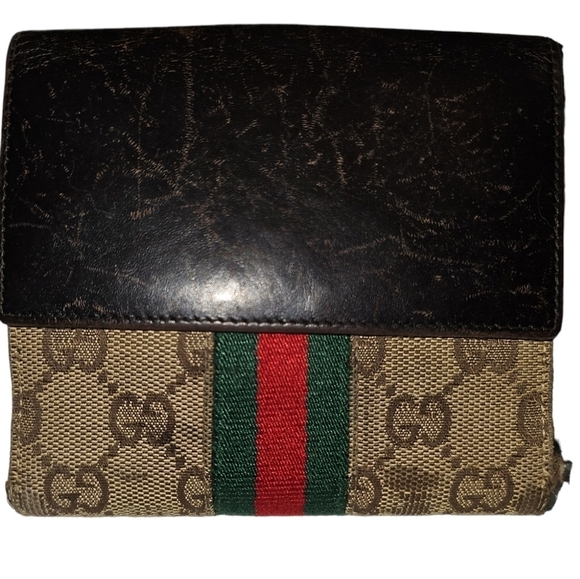 Gucci Handbags - Gucci vintage Jackie pinlock Wallet